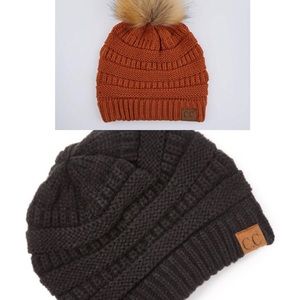CC | 2 for 1 beanies in black & rust
